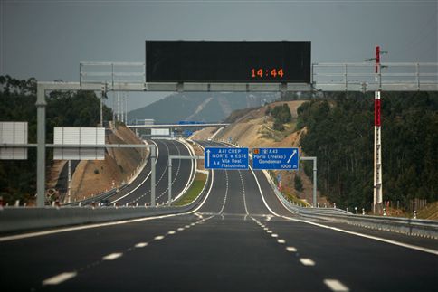 Variante de ligação à Zona Industrial de Cabeça de Porca à A11